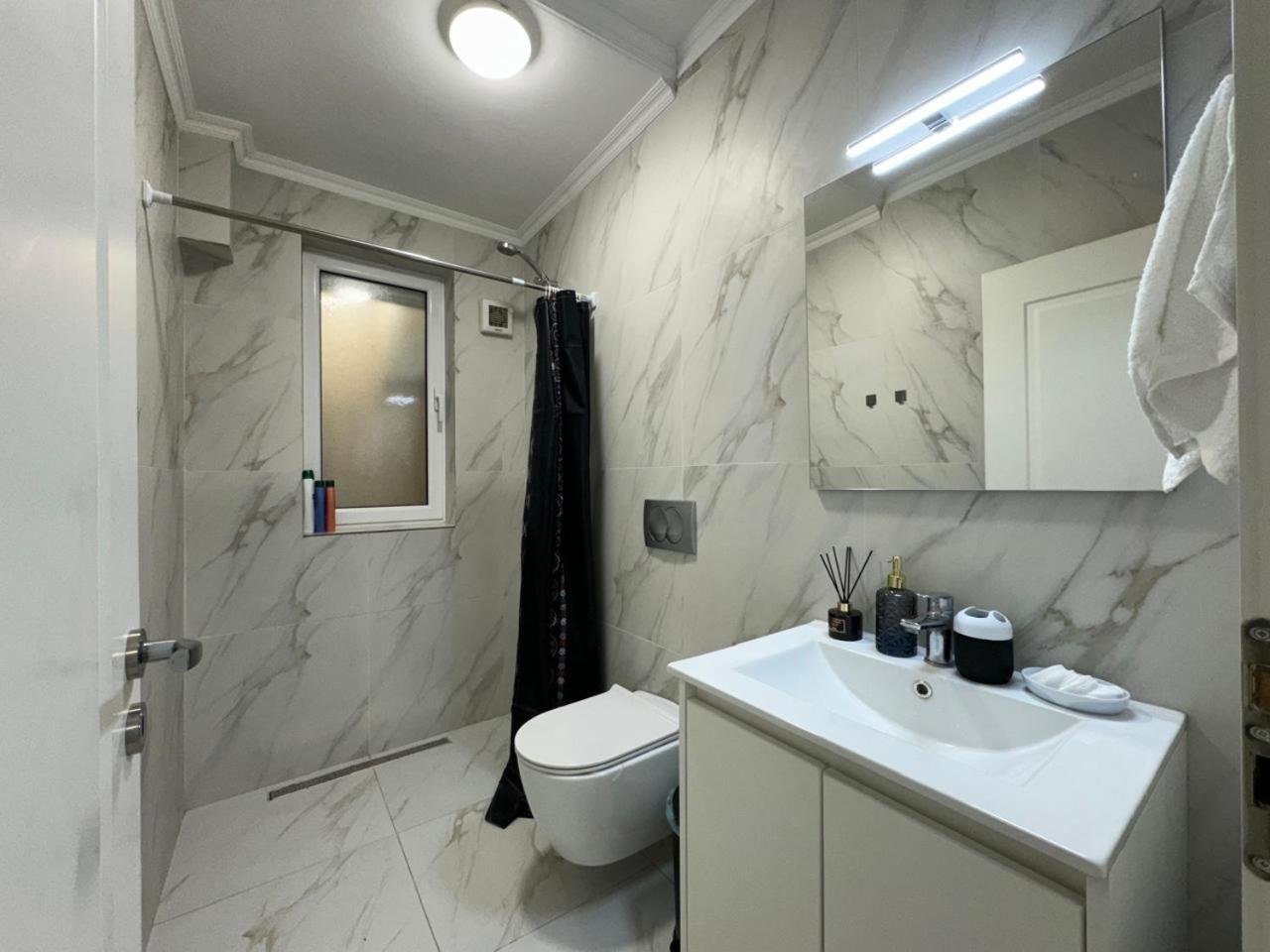 Center Luxury Rooms Tirana Bagian luar foto