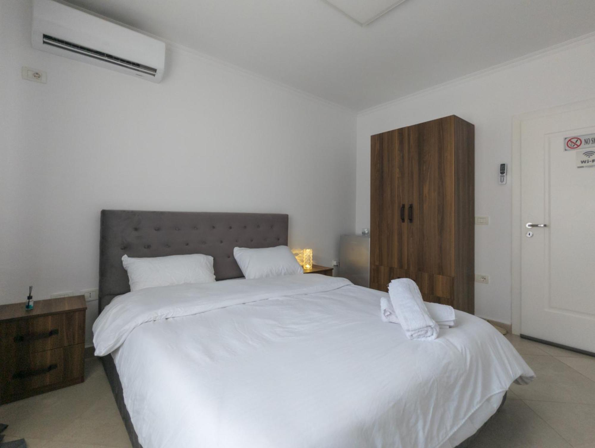 Center Luxury Rooms Tirana Bagian luar foto