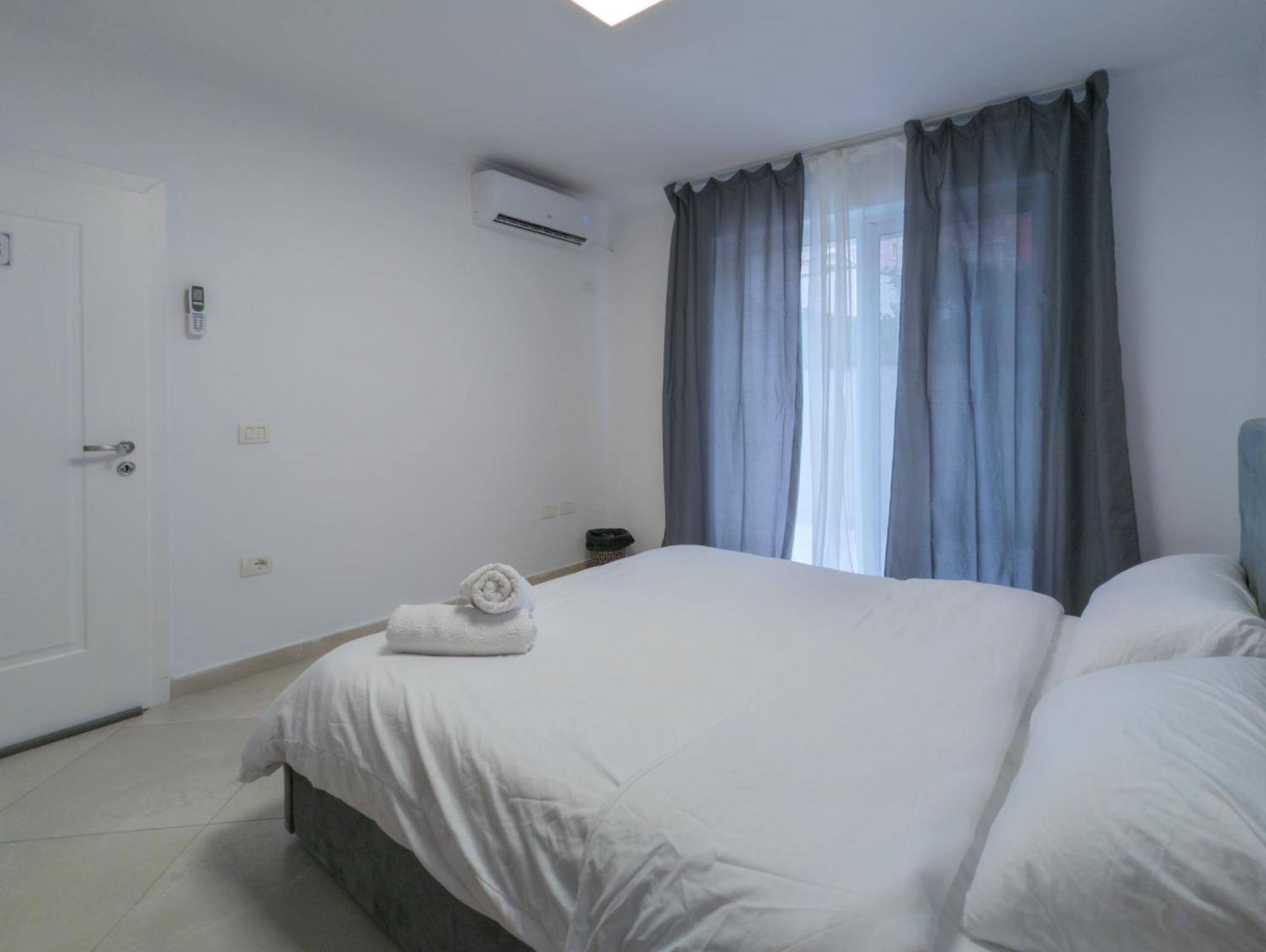 Center Luxury Rooms Tirana Bagian luar foto